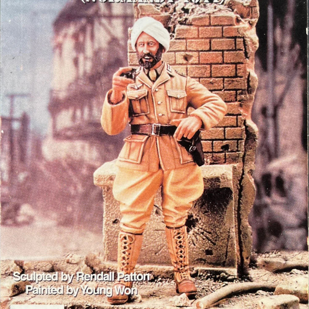1/35 WWI British Indian Infantry in Pith Helmet, Resin Model Figure Kit, Unassembled and Unpainted