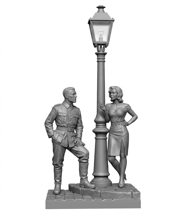 1/32 Modern Civilian Couple with Street Lamp, 2 Figures, Resin Model Figure Kit, Historical Theme, Unassembled and Unpainted