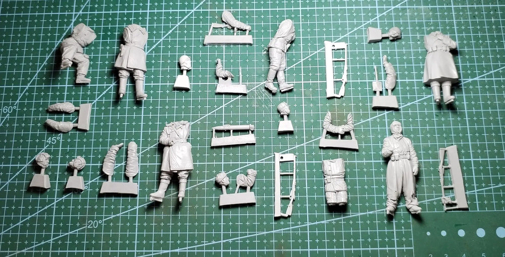 1/35 WWII Soviet Infantry Squad Assaulting, 12 Figures, Resin Model Diorama Kit, Unassembled and Unpainted