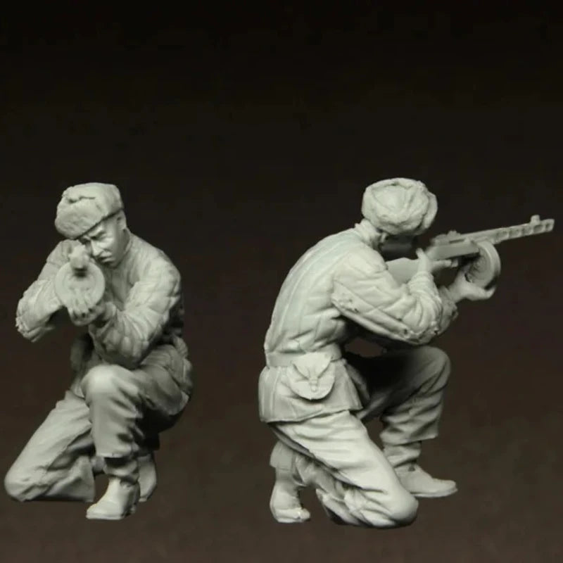 1/35 WWII Soviet Infantry Kneeling with Rifle, Resin Model Figure Kit, Unassembled and Unpainted