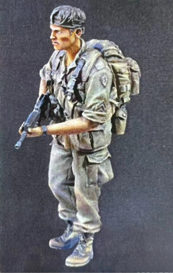 1/35 Modern US Sergeant Tactical Combat, Resin Model Figure Kit, Unassembled and Unpainted