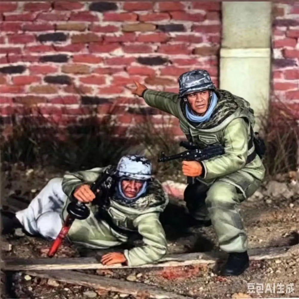 1/35 Modern Russian Infantry Advancing, 2 Figures, Resin Model Figure Kit, Unassembled and Unpainted