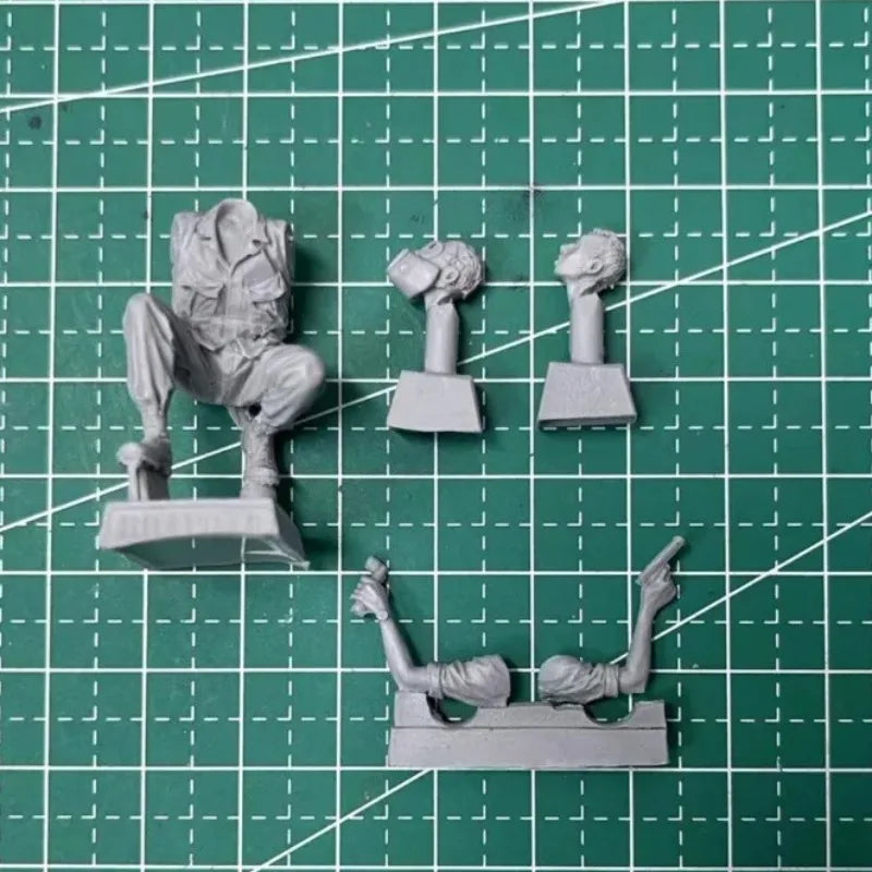 1/35 WWII US Rifleman Kneeling with Rifle, Resin Model Figure Kit, Unassembled and Unpainted