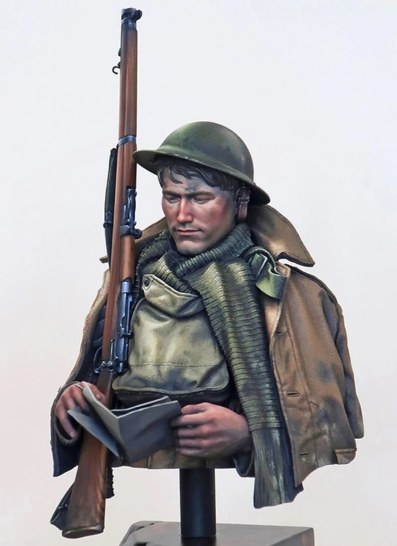1/10 WWI British Soldier Reading Letter, Resin Model Bust Kit, Unassembled and Unpainted