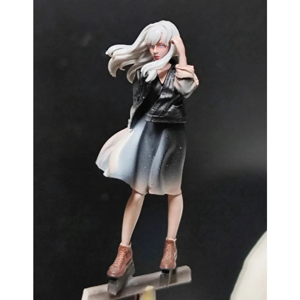 1/35 Girl with Wind-Blown Hair, Resin Model Figure Kit, Anime Theme, Unassembled and Unpainted
