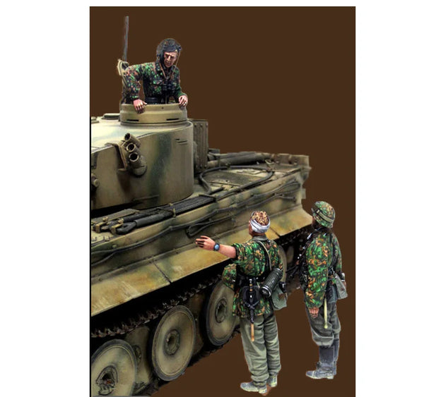 1/35 WWII German Wehrmacht, 3 Figures, Resin Model Diorama Kit, Unassembled and Unpainted