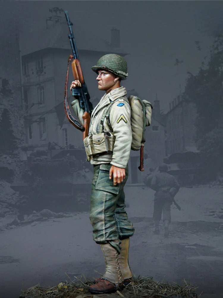 1/35 WWII US Infantry Standing Alert with M1, Resin Model Figure Kit, Unassembled and Unpainted