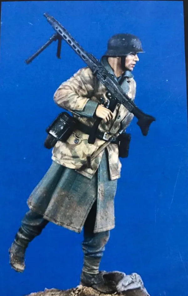 1/16 WWII German Machine Gunner with MG42, Resin Model Figure Kit, Unassembled and Unpainted