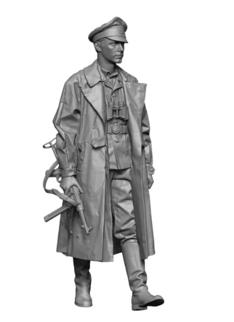1/16 WWII German Officer in Greatcoat with Holstered Pistol, Resin Model Figure Kit, Unassembled and Unpainted