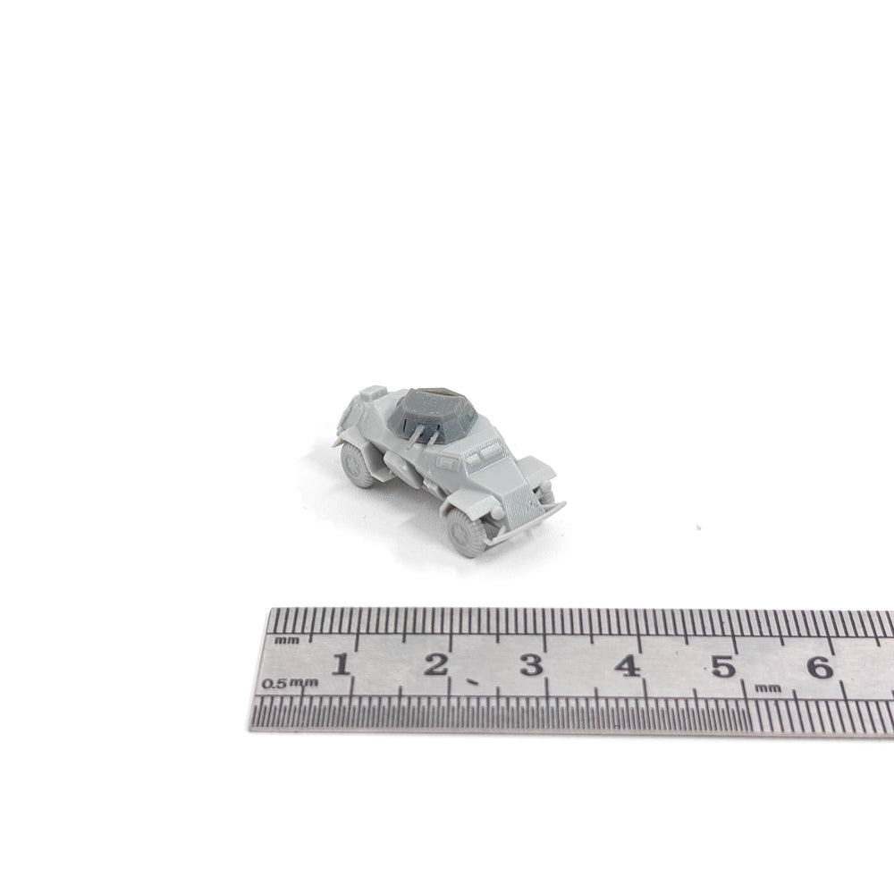 1/144 WWII German Sd.Kfz.222 Light Armored Car, Resin Model Vehicle Kit, Unassembled and Unpainted