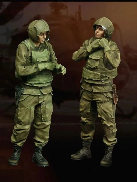1/35 Modern Tactical Operators on Radio, 2 Figures, Resin Model Figure Kit, Unassembled and Unpainted