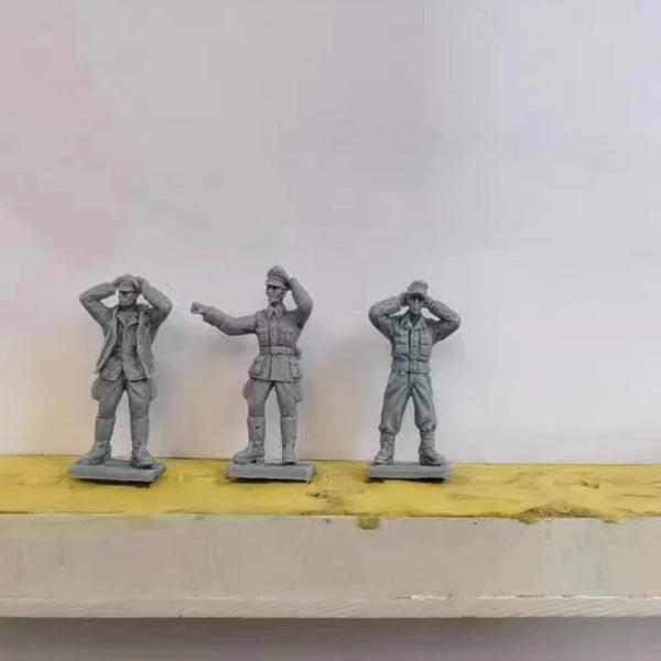 1/72 WWII German Officers and Infantry Squad, 3 Figures, Resin Model Figure Kit, Unassembled and Unpainted