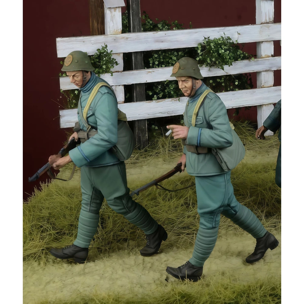 1/35 WWII Dutch Infantry Soldiers, 4 Figures, Resin Model Figure Kit, Unassembled and Unpainted