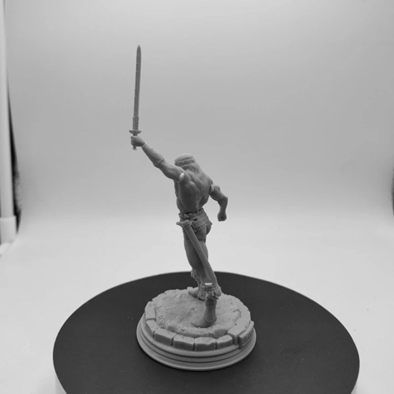 1/24 Muscular Barbarian Raising Sword, Resin Model Figure Kit, Fantasy Theme, Unassembled and Unpainted