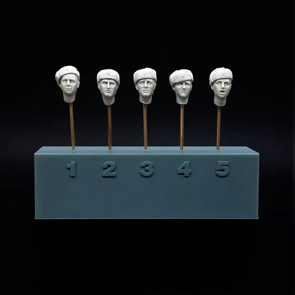 1/35 Cold War Soviet Infantry Heads with Military Caps, 5 Figures, Resin Model Figure Kit, Unassembled and Unpainted