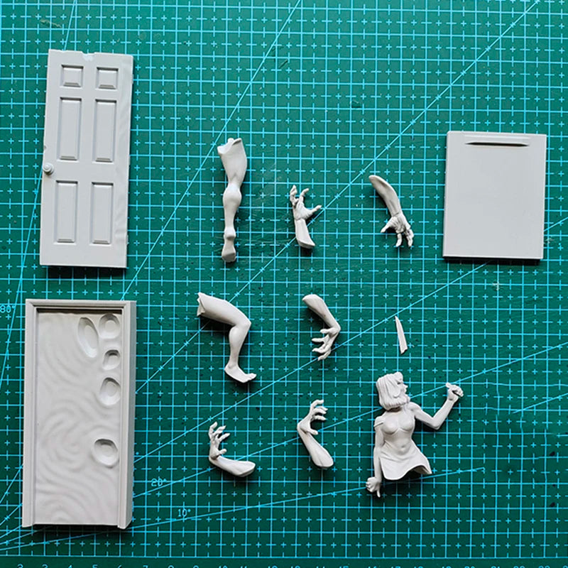 1/24 Pin-up at Doorway, Resin Model Figure Kit, Unassembled and Unpainted