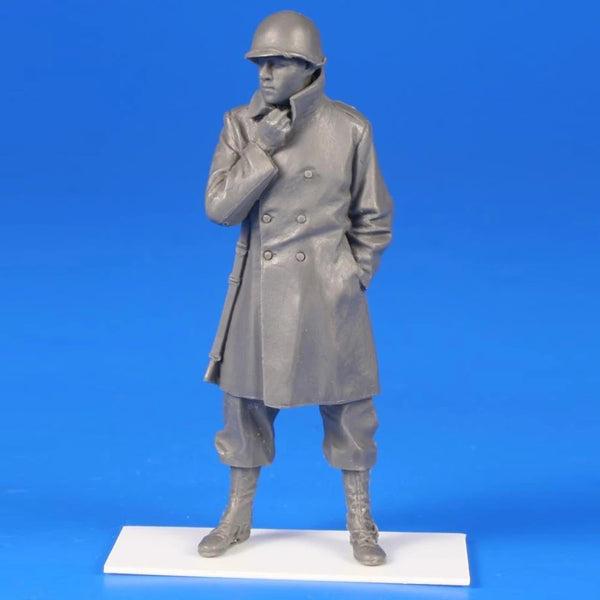 1/35 WWI US Doughboy in Overcoat with Hand to Chin, Resin Model Figure Kit, Unassembled and Unpainted