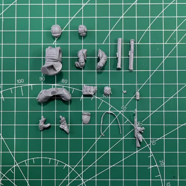 1/35 Modern Russian Infantry Rifleman, Resin Model Figure Kit, Unassembled and Unpainted