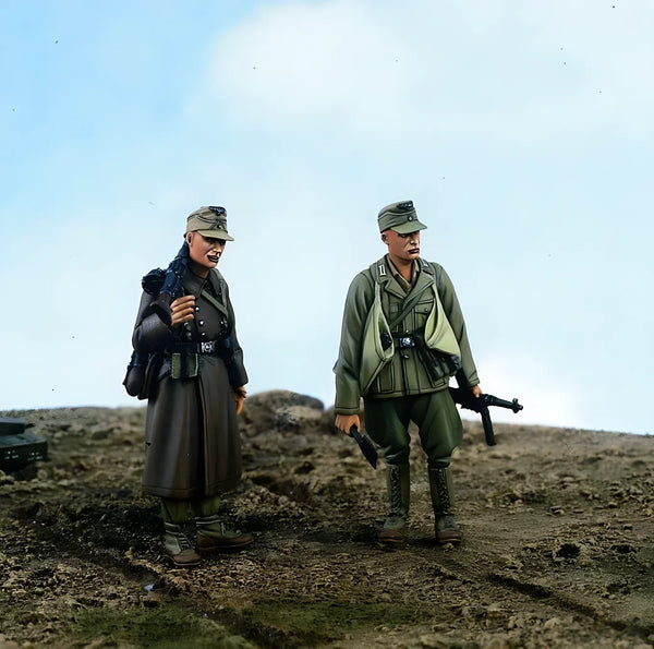 1/35 WWII German Africa Korps Gunner & Sapper, 2 Figures, Resin Model Figure Kit, Unassembled and Unpainted