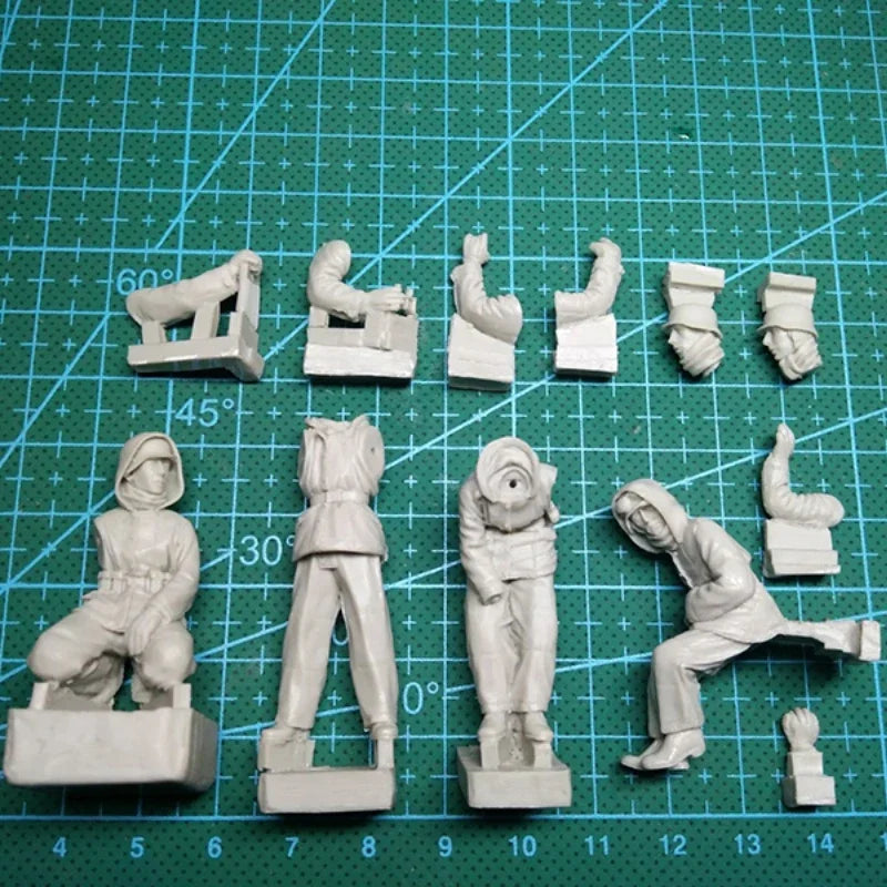 1/35 Modern Artillery Crew, 4 Figures, Resin Model Figure Kit, Unassembled and Unpainted