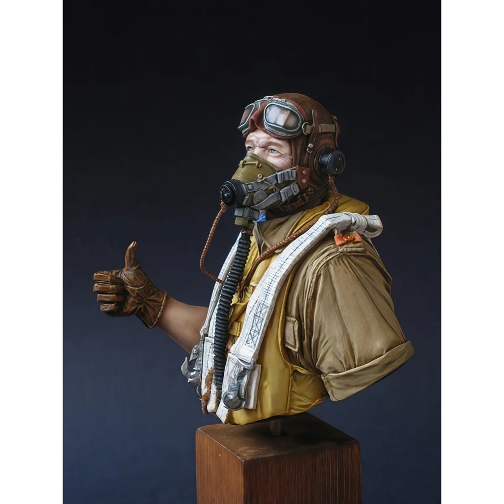 1/10 WWII RAF Pilot with Aviator Goggles Thumbs Up, Resin Model Bust Kit, Unassembled and Unpainted