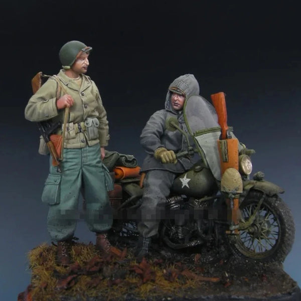 1/35 WWII US Motorcycle Dispatch with Escort, 2 Figures, Resin Model Figure Kit, Unassembled and Unpainted