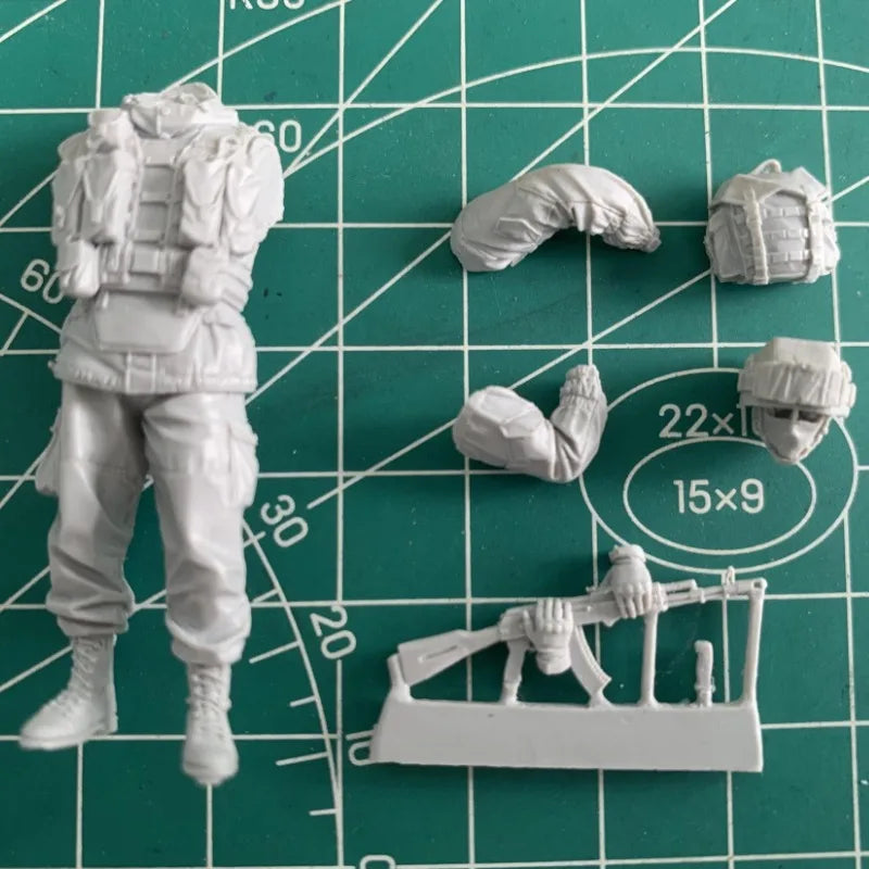 1/35 Modern Russian Infantryman, Resin Model Figure Kit, Unassembled and Unpainted