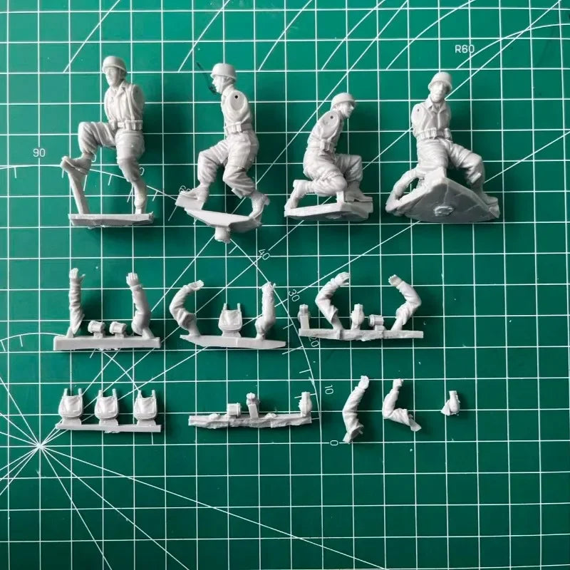 1/35 WWII German Paratroopers with PaK40, 4 Figures, Resin Model Figure Kit, Unassembled and Unpainted