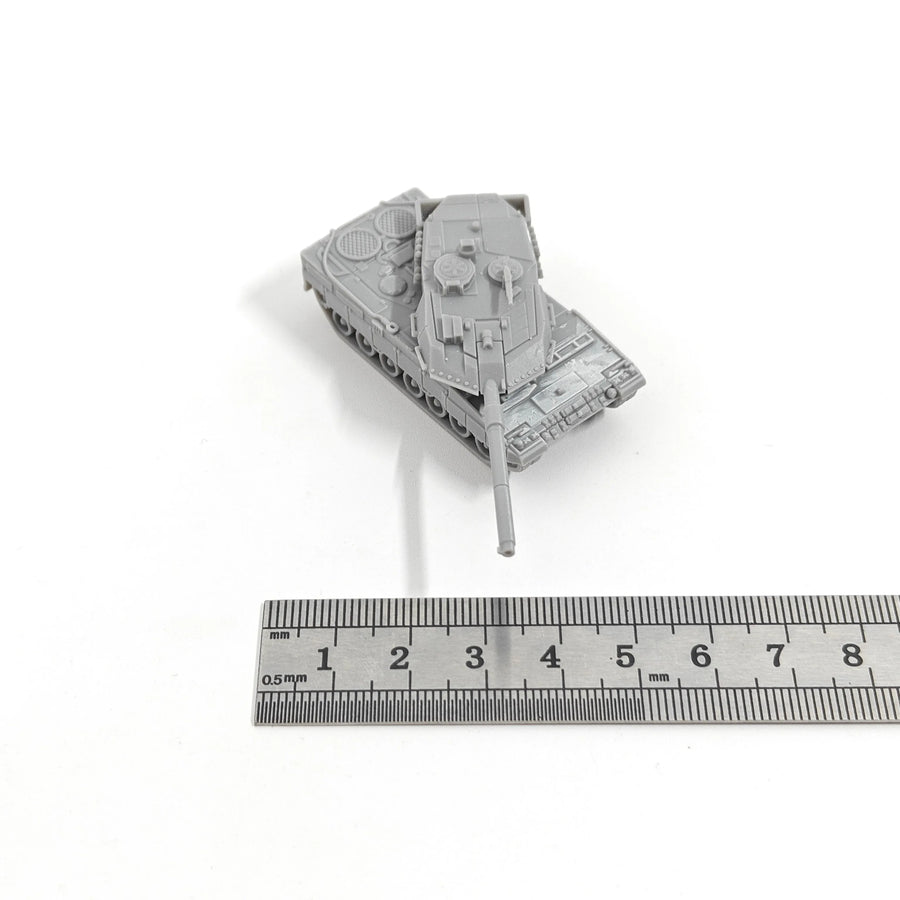 1/144 Scale Leopard 2A6 Main Battle Tank Model Kits