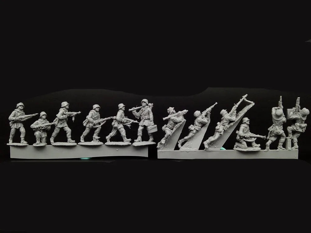 1/72 Modern Infantry Squad in Assault, 12 Figures, Resin Model Figure Kit, Unassembled and Unpainted