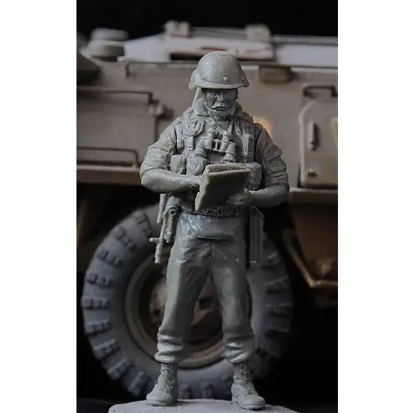 1/35 WWII British Infantryman Standing Ready, Resin Model Figure Kit, Unassembled and Unpainted