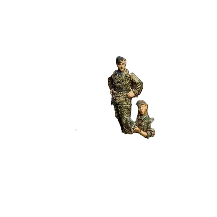 1/35 WWII Soviet Officer and Kneeling Soldier, 4 Figures, Resin Model Figure Kit, Unassembled and Unpainted