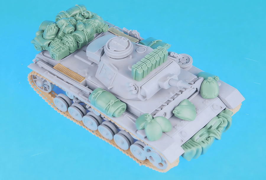 1/72 German Panzer III/IV Tank with Stowage Set Resin Vehicle Kit - resin model view 2