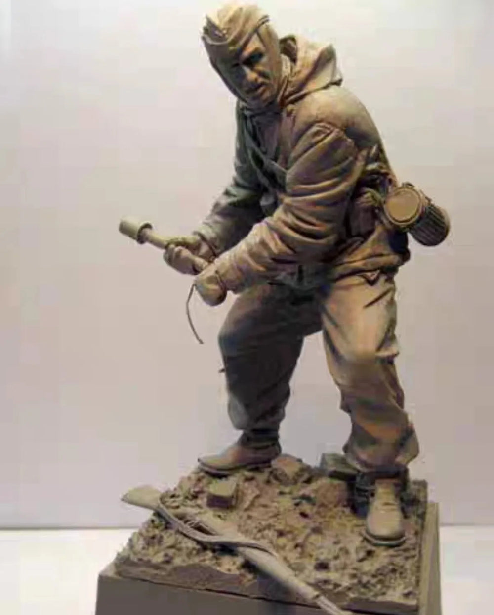 1/35 WWI British Soldier Charging with Rifle, Resin Model Figure Kit, Unassembled and Unpainted