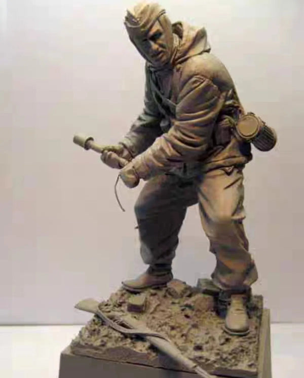 1/35 WWI British Soldier Charging with Rifle, Resin Model Figure Kit, Unassembled and Unpainted