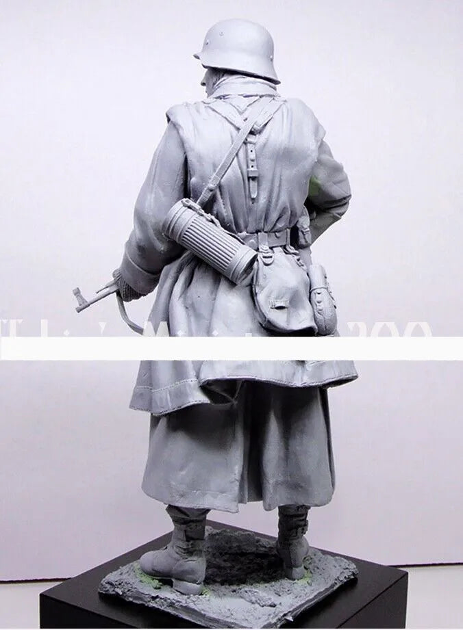 1/9 WWII German Wehrmacht Soldier, Resin Model Figure Kit, Unassembled and Unpainted