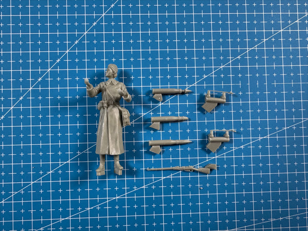 WWII Soviet Female Officer Anti-Aircraft Command 1/35 Resin Figure Kit