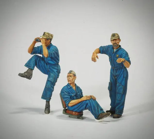 1/35 Military Soldiers in Blue Uniforms, 4 Figures, Resin Model Figure Kit, Military Theme, Unassembled and Unpainted