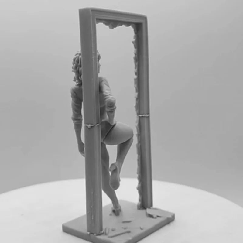 1/24 Lisa Pinup, Resin Model Figure Kit, Unassembled and Unpainted