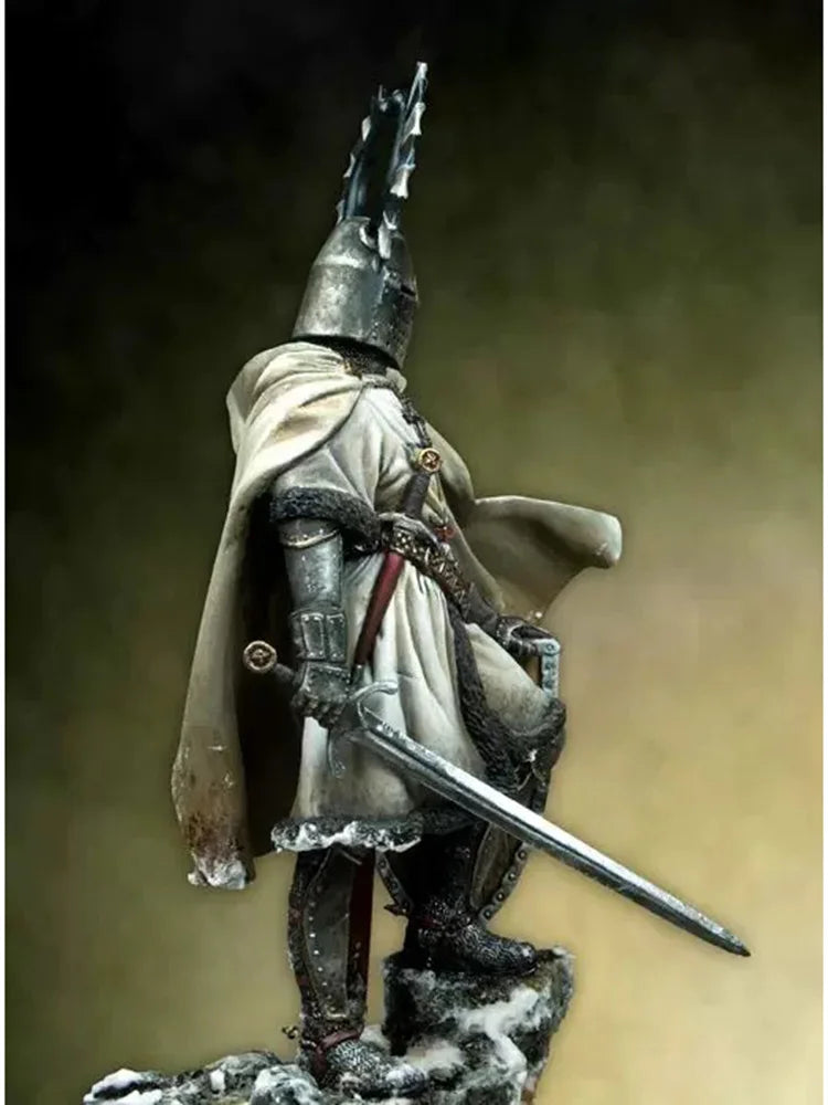 1/18 Knight with Winged Crown, Resin Model Figure Kit, Fantasy Theme, Unassembled and Unpainted