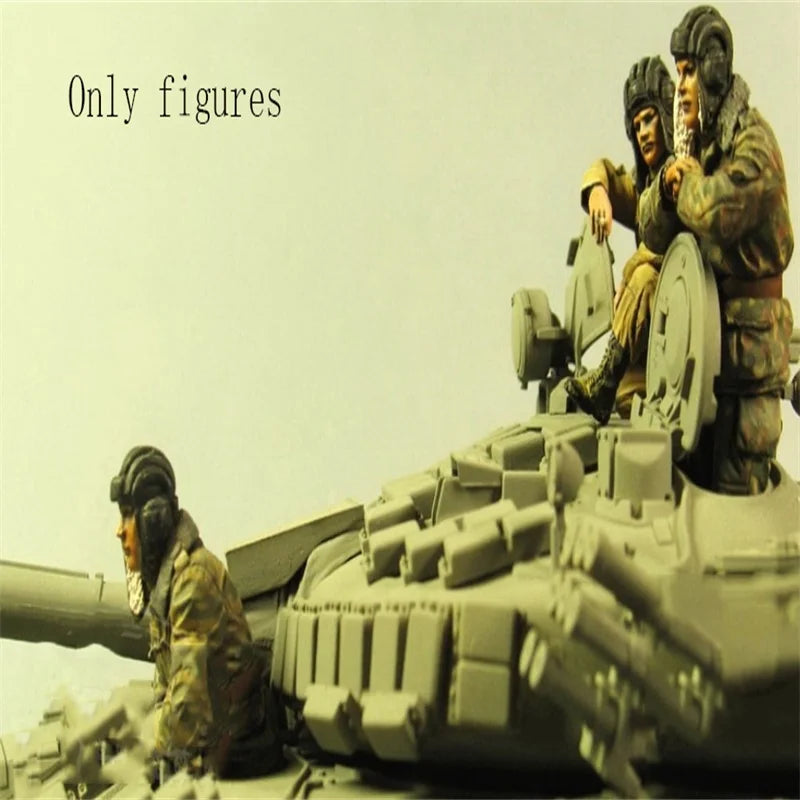 1/35 WWII German 88mm Flak Gun Crew, 3 Figures, Resin Model Figure Kit, Unassembled and Unpainted