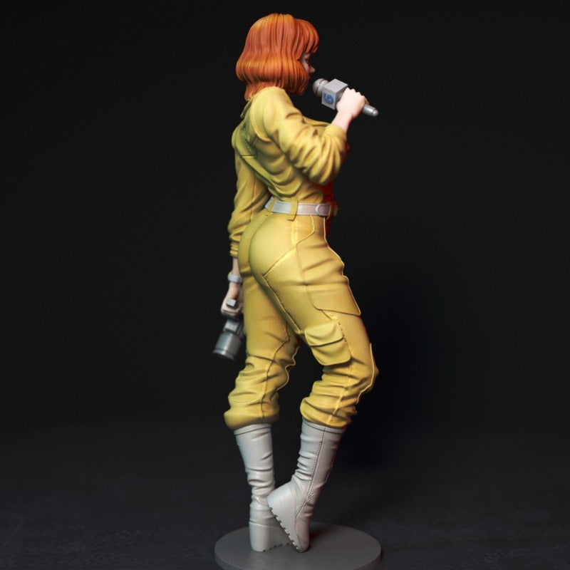 1/24 April O'Neil, Resin Model Figure Kit, Anime Theme, Unassembled and Unpainted