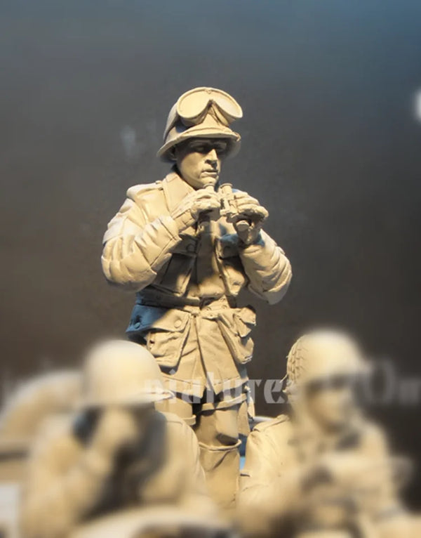 1/16 WWII Soldier in Full, Resin Model Figure Kit, Unassembled and Unpainted