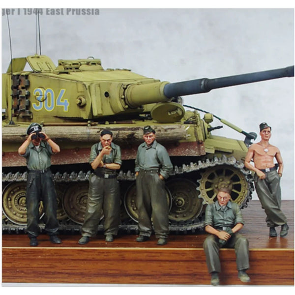 1/35 WWII Tiger I Tank Crew in East Prussia 1944, 5 Figures, Resin Model Diorama Kit, Unassembled and Unpainted