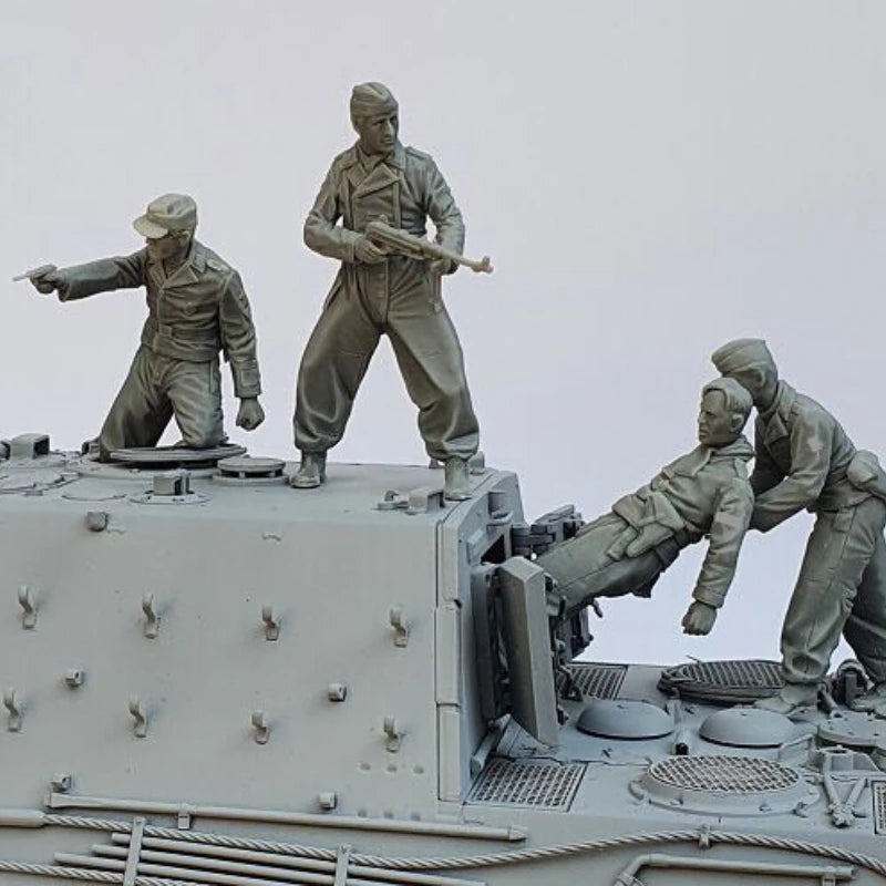 1/35 WWII German Tank Crew Commanding Panzer, 4 Figures, Resin Model Figure Kit, Unassembled and Unpainted