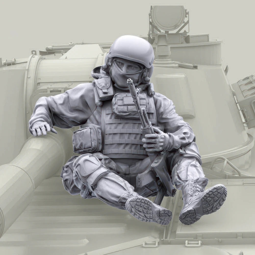 1/35 Modern Artillery Crew Member, Resin Model Figure Kit, Unassembled and Unpainted