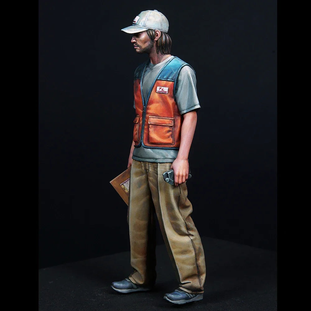 1/24 Modern Delivery Driver, Resin Model Figure Kit, Unassembled and Unpainted