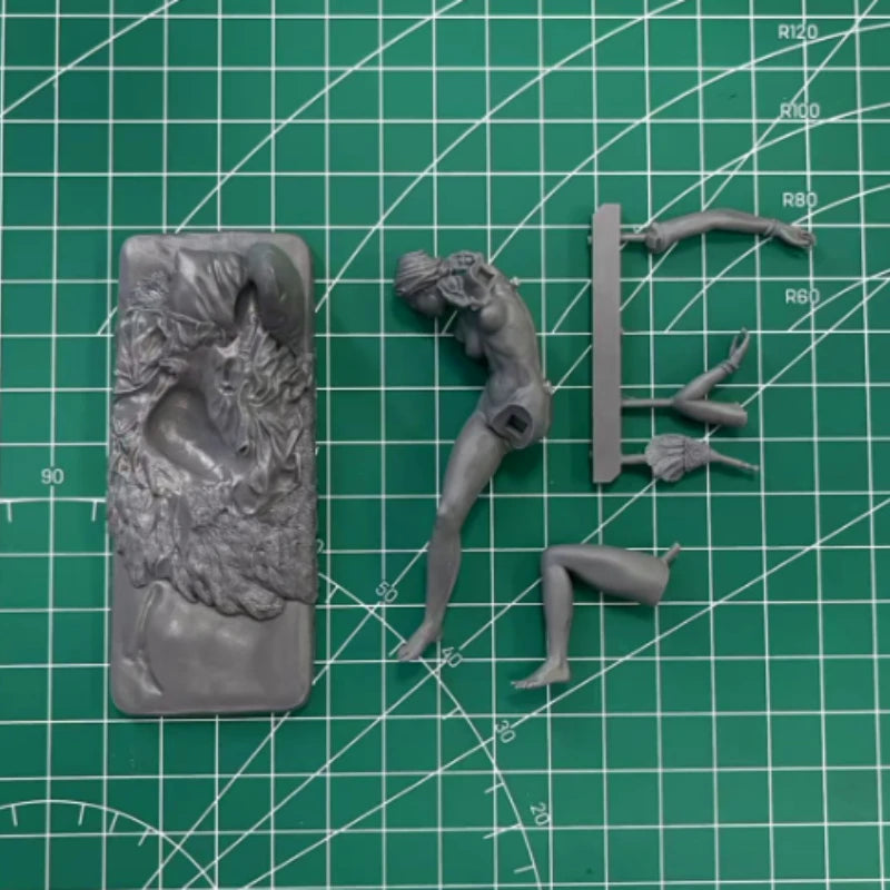 1/24 Classical Style Reclining Female, Resin Model Figure Kit, Unassembled and Unpainted