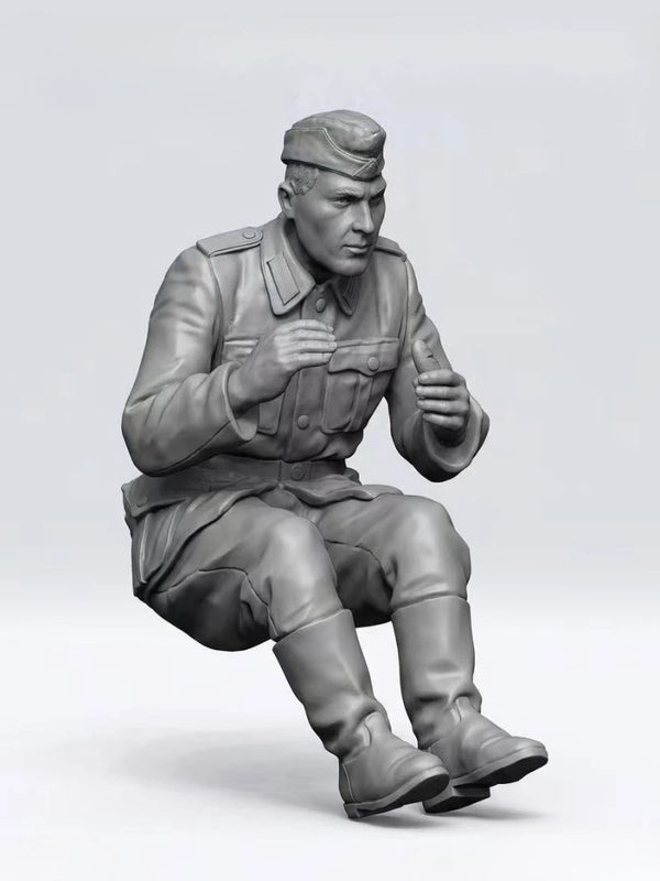 1/35 WWII Driver Soldier, Resin Model Figure Kit, Unassembled and Unpainted