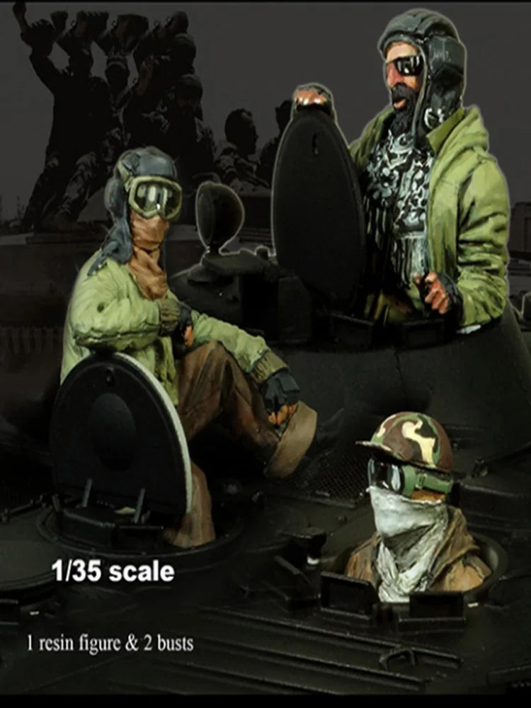 1/35 WWII German Officer with Gas Mask, Resin Model Figure Kit, Unassembled and Unpainted